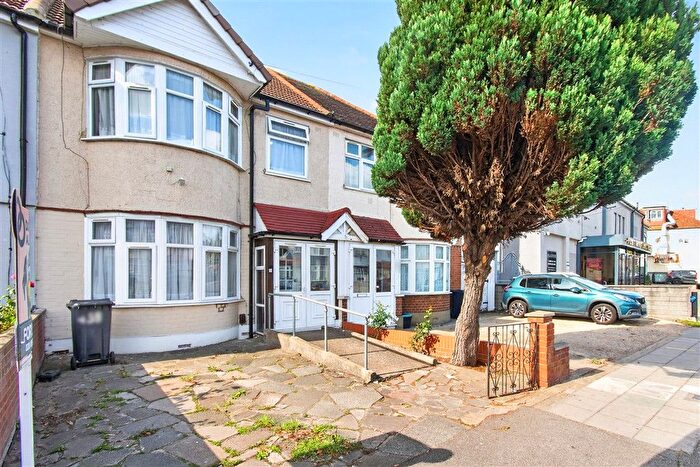 3 Bedroom Terraced House For Sale In Aldborough Road South, Ilford, Essex, IG3