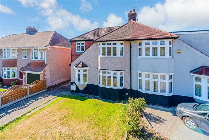 5 Bedroom Semi Detached House For Sale In Windermere Road, Barnehurst, Kent, DA7