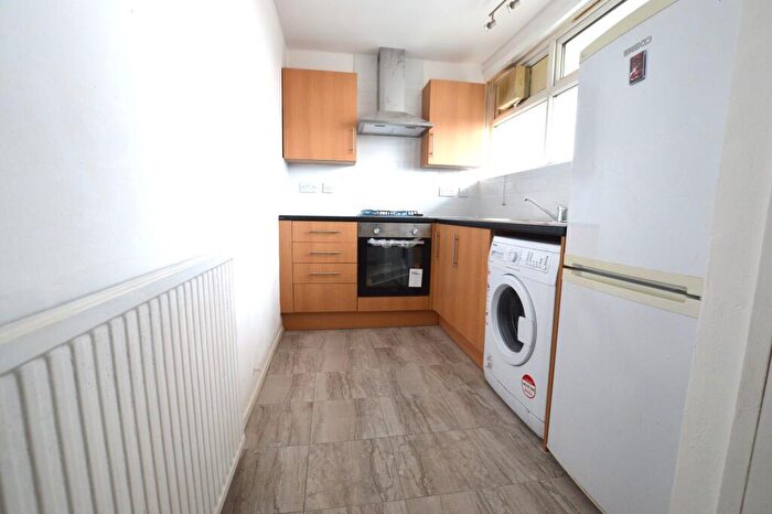 2 Bedroom Flat To Rent In Trinity Gardens, E16