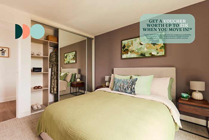 1 Bedroom Apartment To Rent In Park Square, Avebury Boulevard, Milton Keynes, Buckinghamshire, MK9