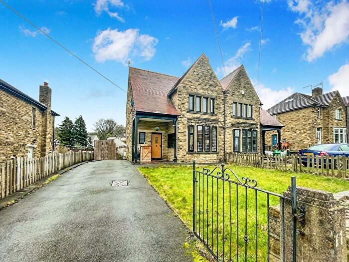 4 Bedroom Semi Detached House For Sale In Broadgate, Huddersfield, West Yorkshire, HD5