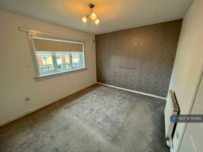 3 Bedroom Flat To Rent In Elizabethan Way, Renfrew, PA4