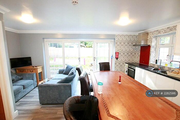 7 Bedroom Terraced House To Rent In Shinfield Road, Reading, RG2