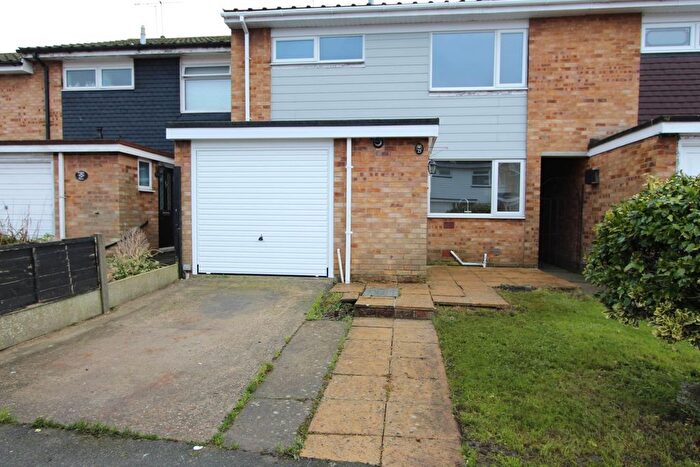 4 Bedroom Terraced House To Rent In Drake Close, Thundersley, SS7