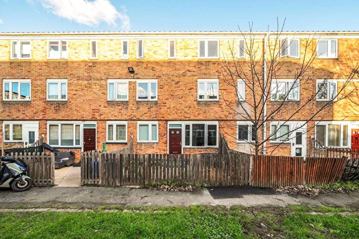 1 Bedroom Flat To Rent In Amina Way, South Bermondsey, London, SE16