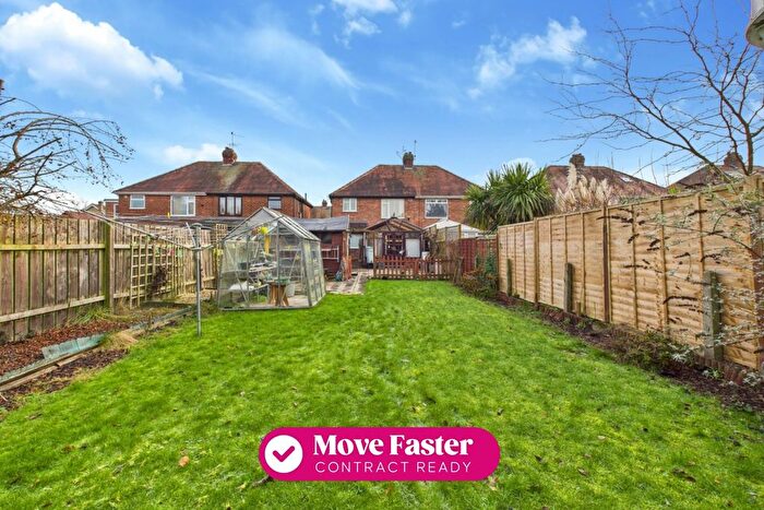 3 Bedroom Semi-Detached House For Sale In Thornwick Avenue, Willerby, HU10