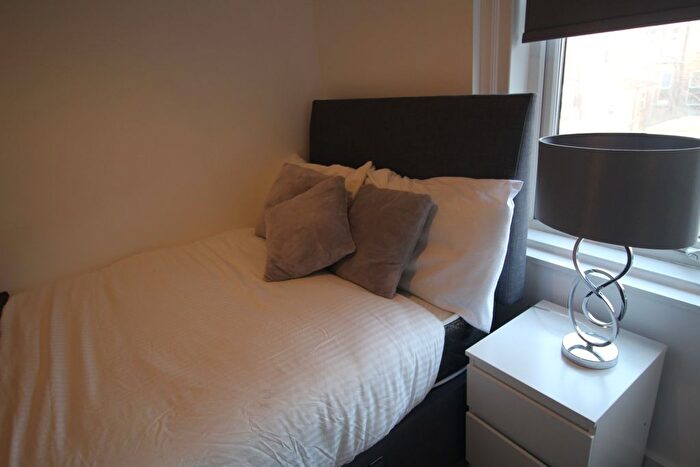 1 Bedroom Studio To Rent In Flat, Kelso Road, LS2