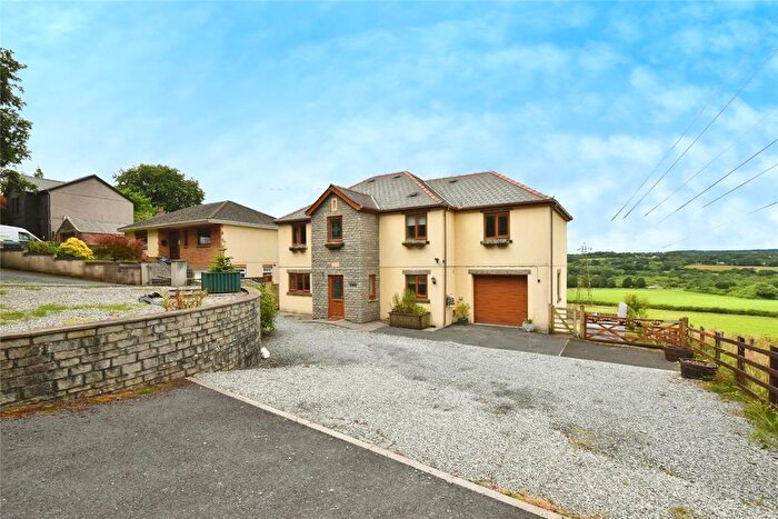 4 Bedroom Detached House For Sale In Heol Y Garn, Garnswllt, Ammanford, Swansea, SA18