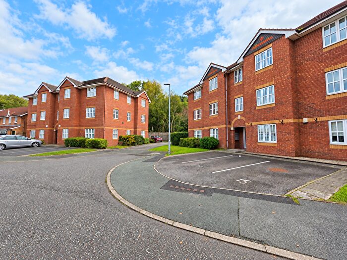3 Bedroom Flat For Sale In Dickens Close, Liverpool, L32
