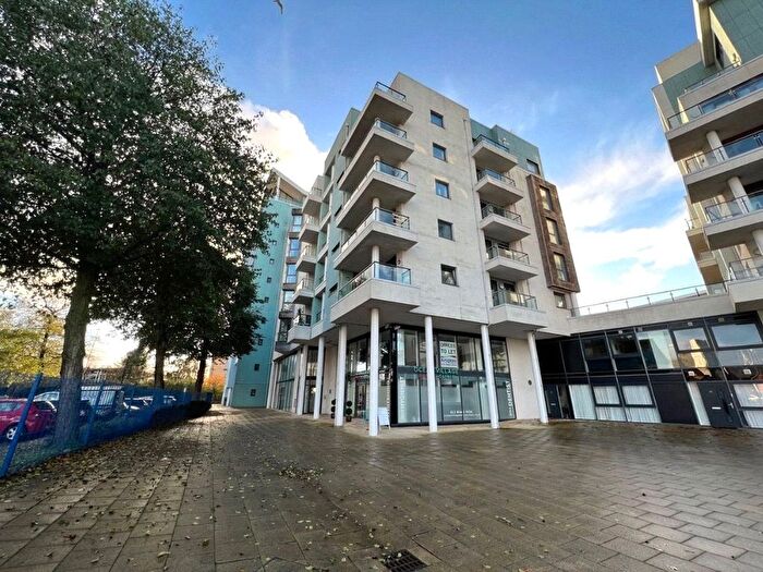 2 Bedroom Flat To Rent In Ocean Way, Southampton, SO14
