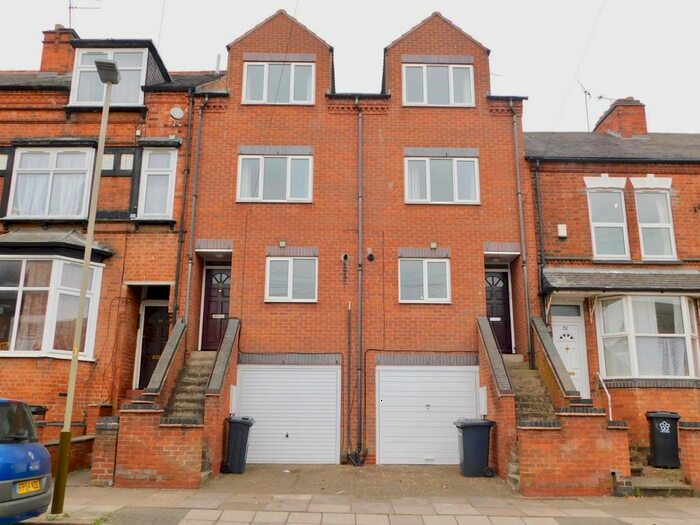 4 Bedroom Town House To Rent In Knighton Fields Road East, Knighton Fields, Leicester LE2