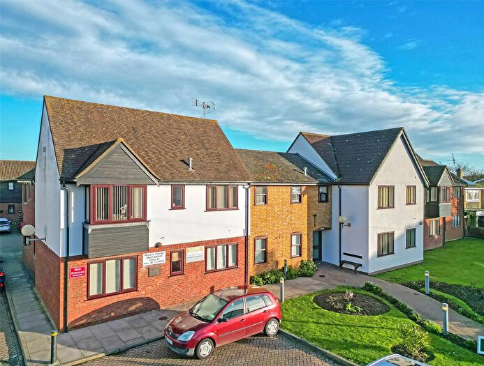 1 Bedroom Flat For Sale In High Street, Great Wakering, Southend-On-Sea, Essex, SS3