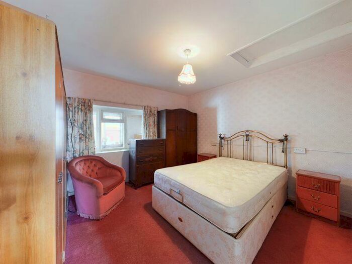 2 Bedroom Bungalow For Sale In Shaftesbury Bungalow, Pentopyn Road, Ponthir, Newport, ., NP18