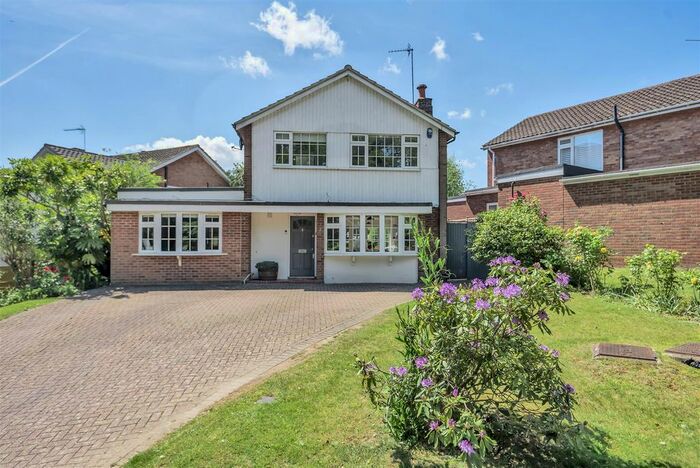 3 Bedroom Detached House For Sale In Paynesfield Road, Bushey Heath, Bushey, WD23