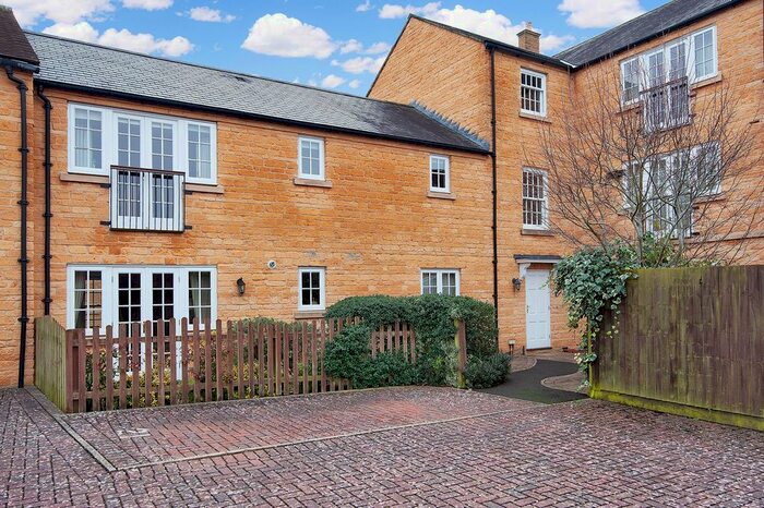 1 Bedroom Flat To Rent In Gordon Close, Broadway, WR12