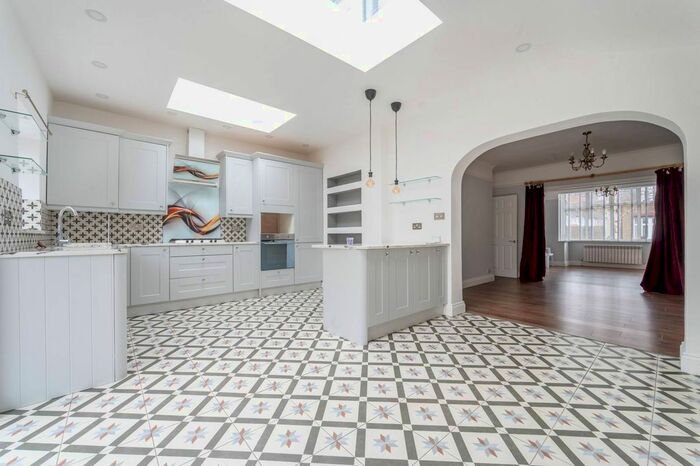 4 Bedroom Property To Rent In Lammas Avenue, Mitcham, CR4