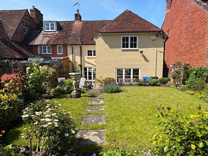 3 Bedroom End Terrace House For Sale In High Street, Odiham, Hook, Hampshire, RG29