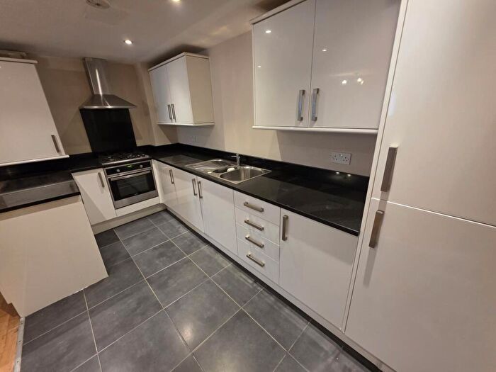 2 Bedroom Flat To Rent In Higher Hillgate, , Stockport, SK1