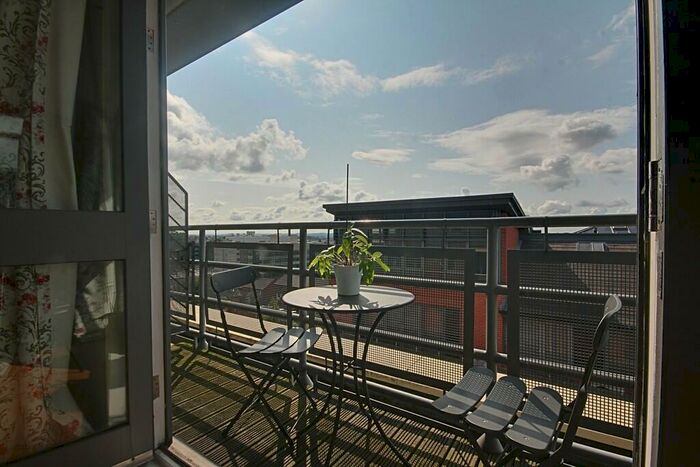 2 Bedroom Apartment To Rent In Lexington Place, CIty Centre, NG1