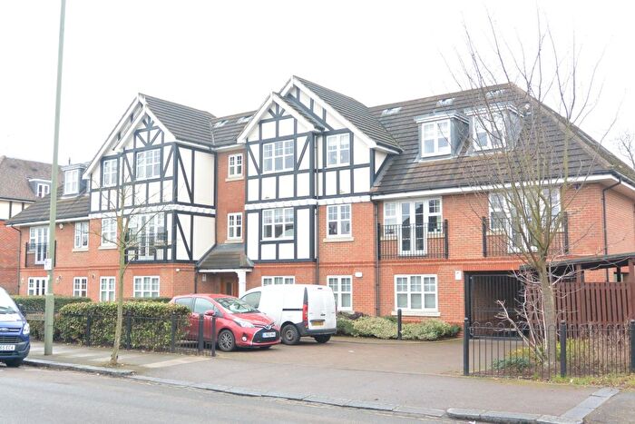 2 Bedroom Flat To Rent In Regal Court, Holders Hill Rd, London, NW7