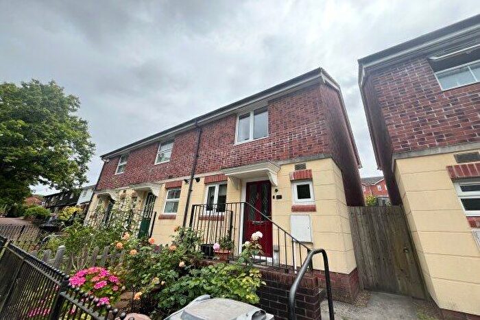 2 Bedroom Property To Rent In Pentwyn Drive, Caerdydd, CF23