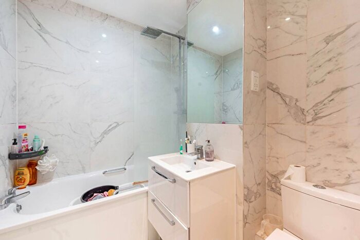 1 Bedroom Flat To Rent In Marsh Lane, Pinner, HA5