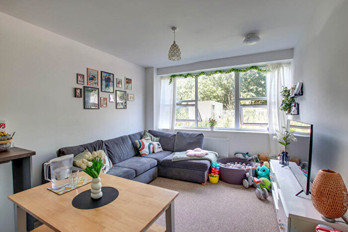 1 Bedroom Apartment To Rent In Windsor Road, Trowbridge, BA14