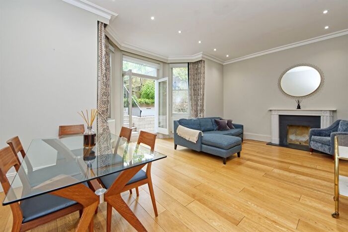 2 Bedroom Flat To Rent In Lexham Gardens, W8