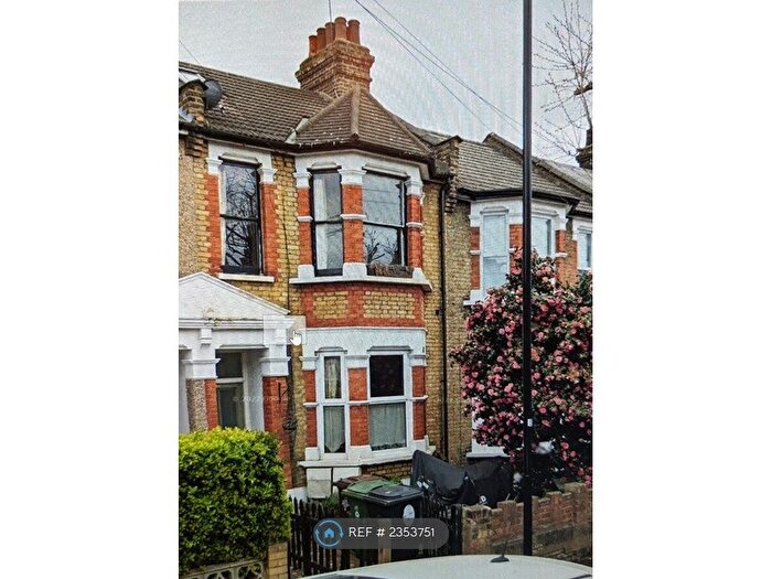 2 Bedroom Flat To Rent In Beacontree Road, London, E11