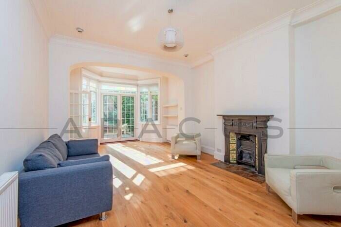 2 Bedroom Flat To Rent In Burgess Hill, West Hampstead, NW2