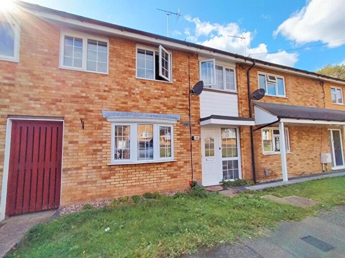 3 Bedroom Terraced House For Sale In Featherston Road, Stevenage, SG2
