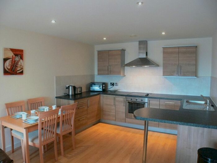 2 Bedroom Flat To Rent In Waterside Way, Wakefield, WF1