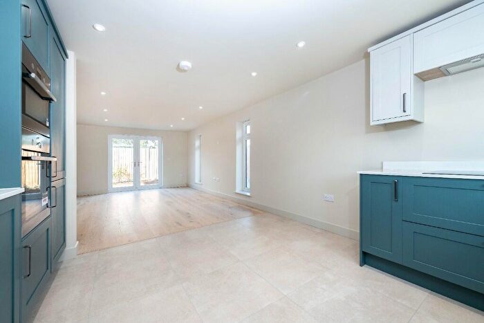 3 Bedroom Detached House For Sale In Main Street, Baston, PE6