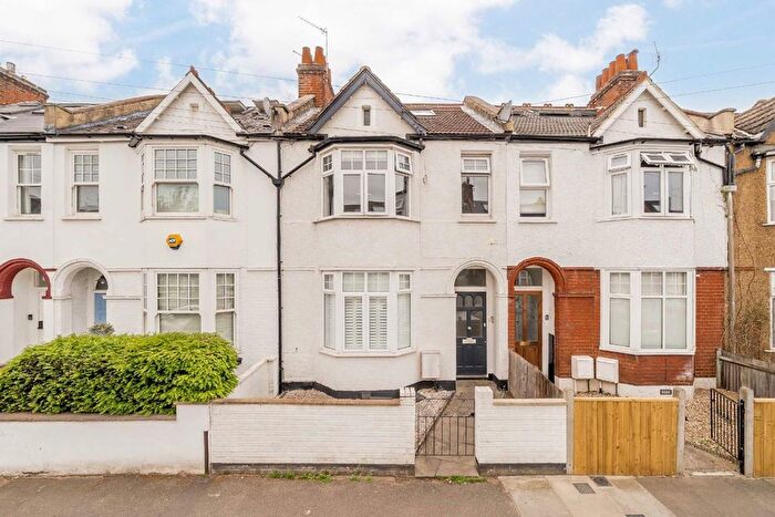 3 Bedroom Flat For Sale In Tranmere Road, Earlsfield, SW18