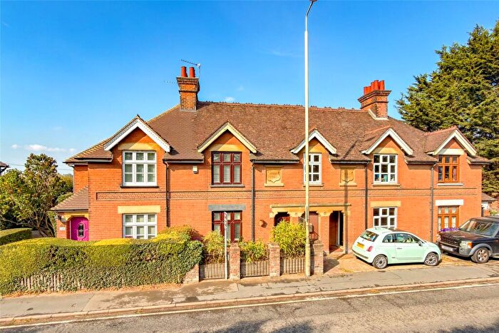 3 Bedroom Terraced House For Sale In Radlett Road, Colney Street, St. Albans, Hertfordshire, AL2