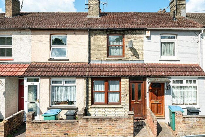 2 Bedroom Property For Sale In Shaftesbury Road, Watford, WD17