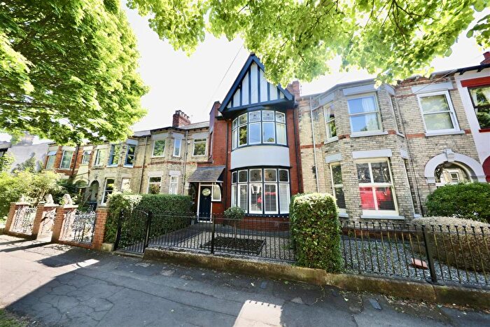 4 Bedroom Terraced House For Sale In Victoria Avenue, Hull, HU5