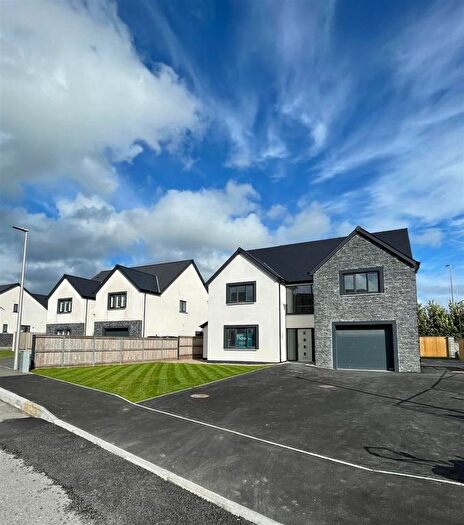 5 Bedroom Property For Sale In Llys Llewelyn, Peniel, Carmarthen, SA32