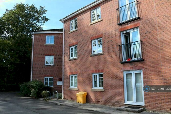 2 Bedroom Flat To Rent In Cwrt Llys Fynnon, Pontllanfraith, Blackwood, NP12