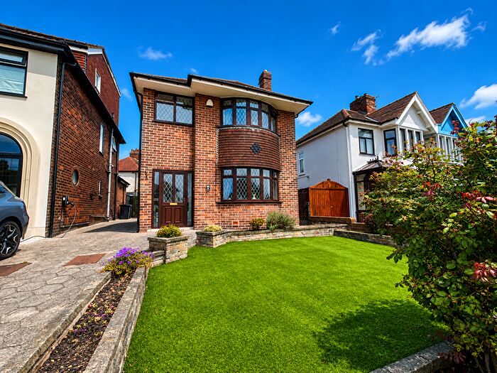 3 Bedroom Detached House For Sale In Galway Avenue, Bispham, FY2