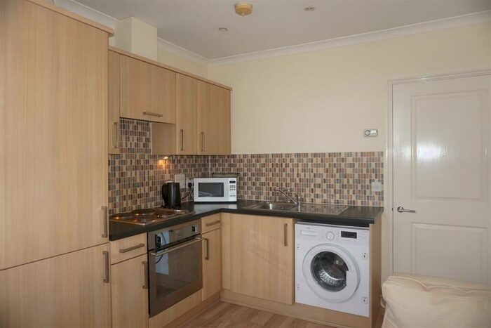 1 Bedroom Flat To Rent In Barrack Road, Aldershot, Hampshire, GU11