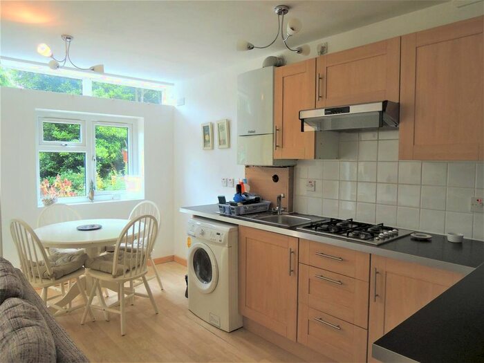1 Bedroom Flat To Rent In Deena Close, Queens Drive, London, W3