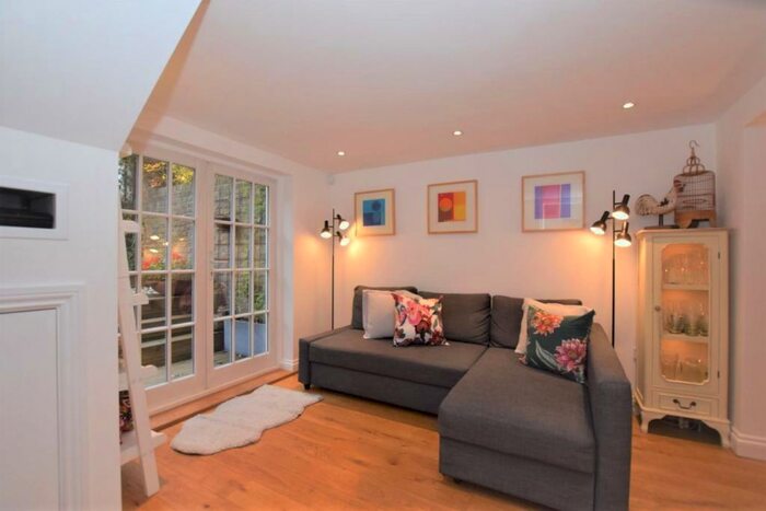 2 Bedroom Flat To Rent In Balfe Street, London, N1