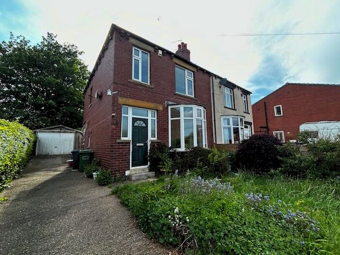3 Bedroom Property To Rent In Valley Road, Thornhill, Dewsbury, WF12