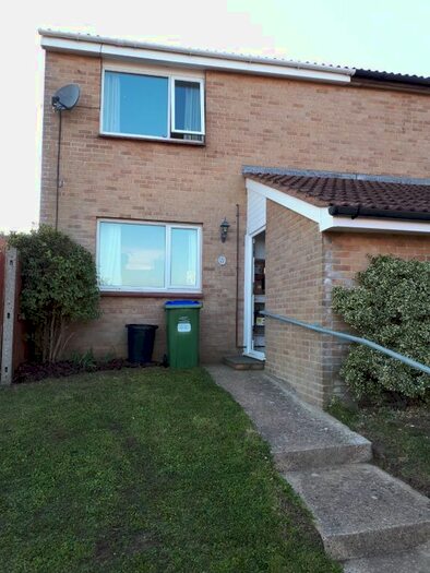 2 Bedroom End Of Terrace House To Rent In Foxhill, Peacehaven, BN10