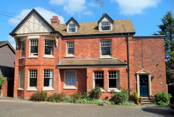 2 Bedroom Flat To Rent In Portsmouth Lane, Lindfield, RH16