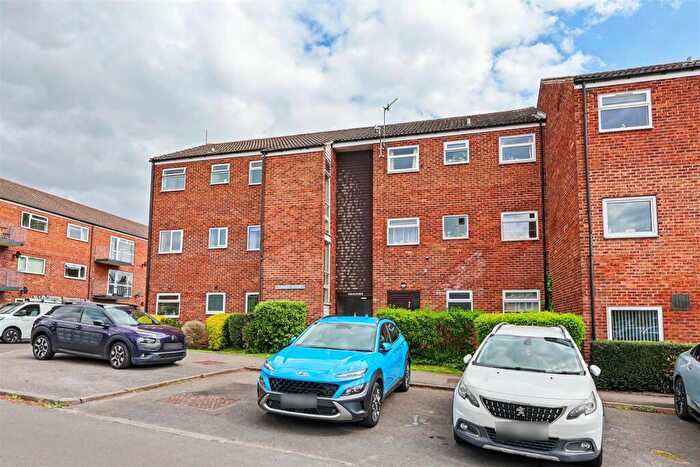 1 Bedroom Flat For Sale In Derwent Crescent, Arnold, Nottingham, NG5
