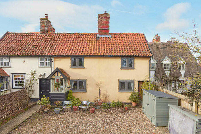 2 Bedroom Cottage For Sale In High Street, Stansfield, CO10