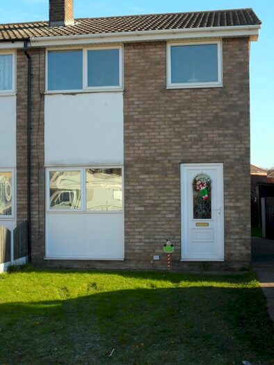 3 Bedroom Semi-Detached House To Rent In Moira Close, Stainforth, Doncaster, DN7