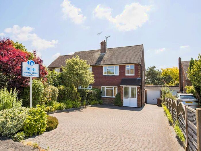 3 Bedroom Property To Rent In Stone Cross Road, Wadhurst, East Sussex, TN5